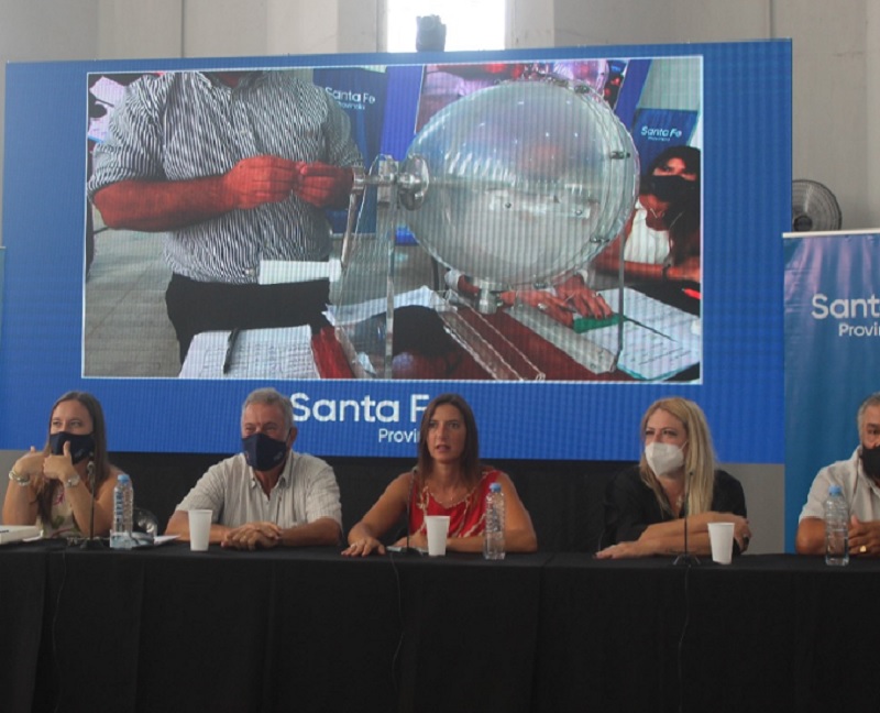 La Provincia sorteó 20 viviendas en Ceres 